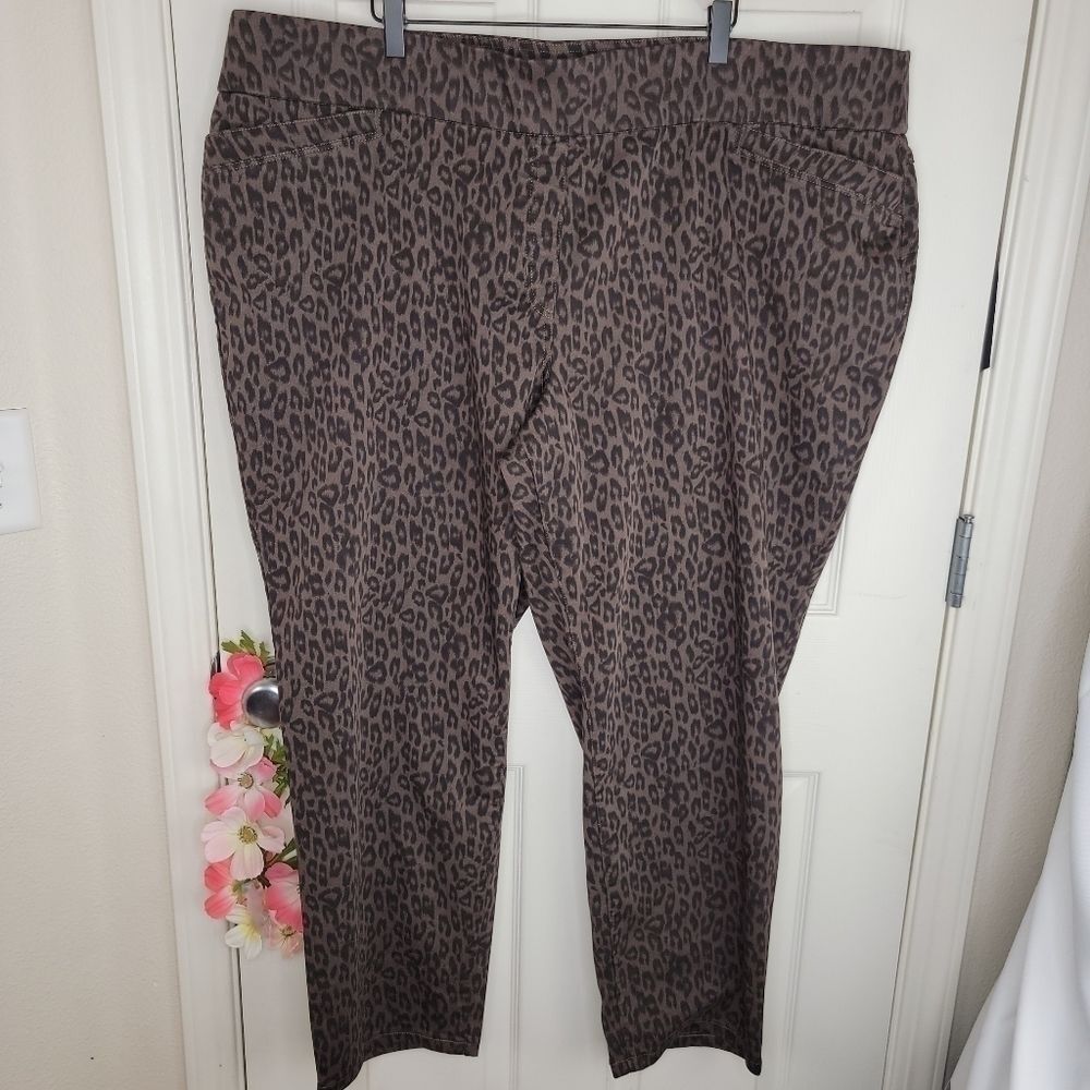 Briggs leopard print ankle stretch plus size pull on pants size 26